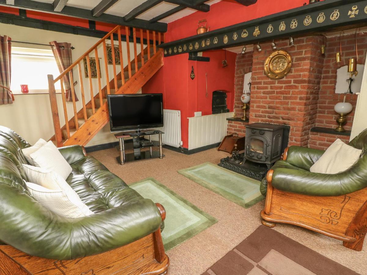 Caerau Farm House Лланидлос Экстерьер фото