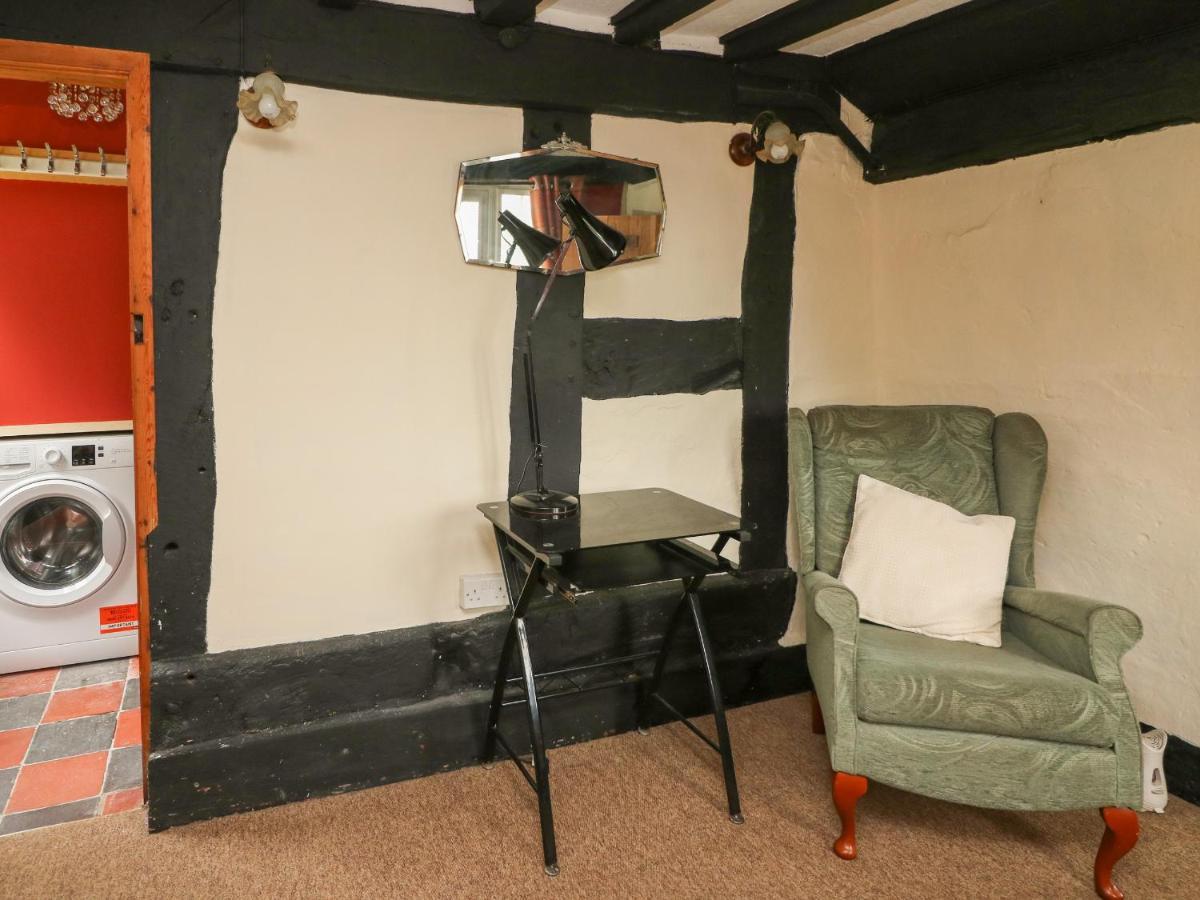 Caerau Farm House Лланидлос Экстерьер фото