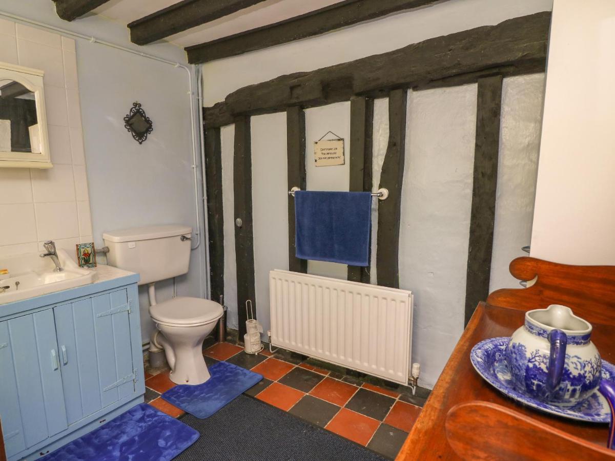 Caerau Farm House Лланидлос Экстерьер фото