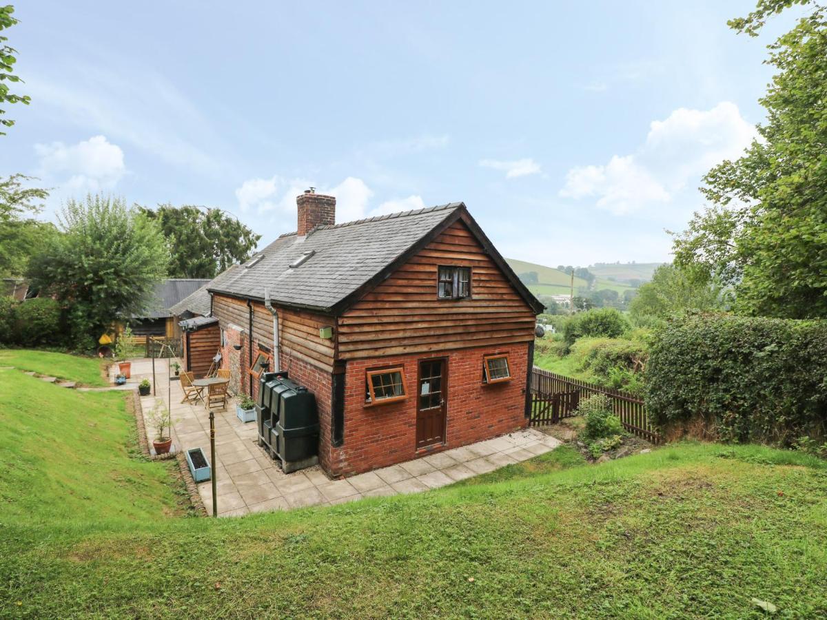 Caerau Farm House Лланидлос Экстерьер фото